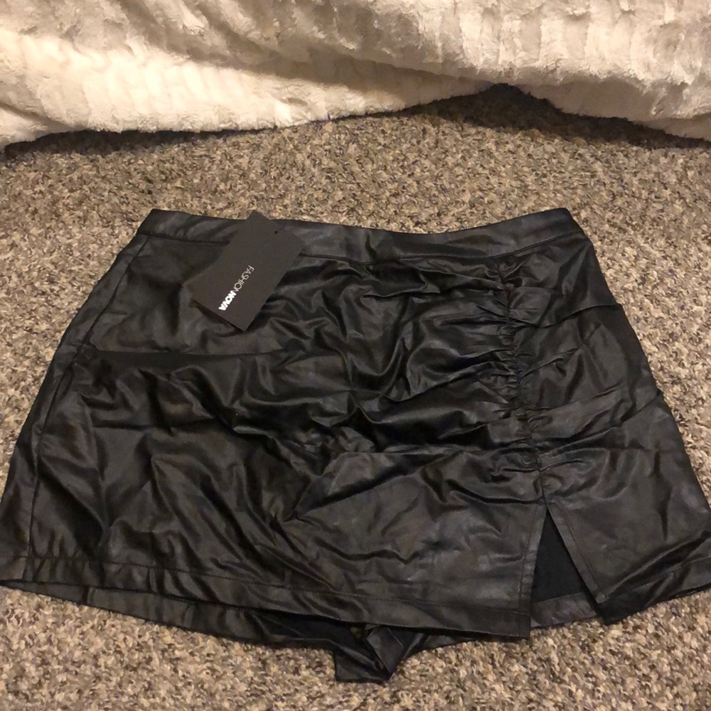 NWT faux leather skort